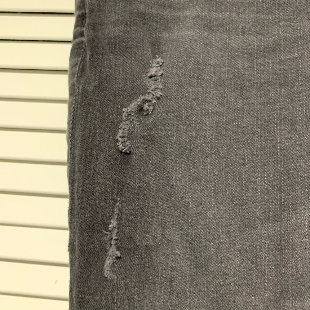 Adriano Goldschmied distressed black skinny jeans - Picture 3 of 7